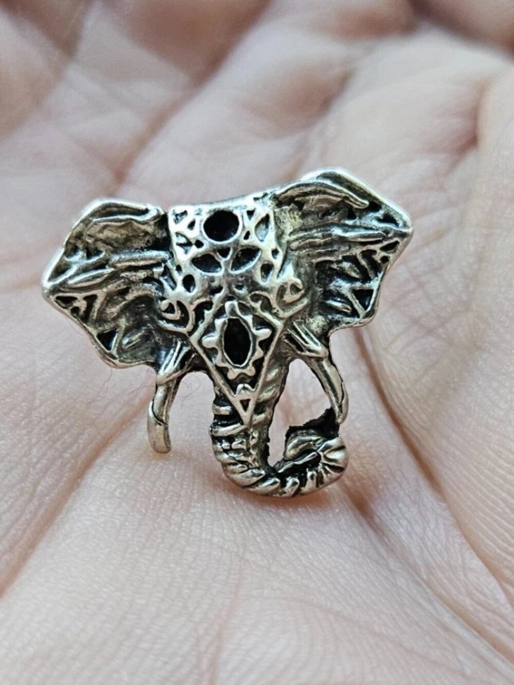 Elephant Shape Ring Silver Tone Fashion Jewelry Statement Rings Size 5 Unbranded